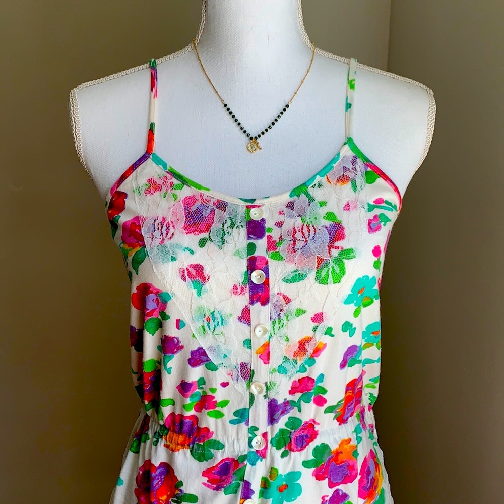 Y2K O’NEILL Multicolor Floral Lace Fitted Cami